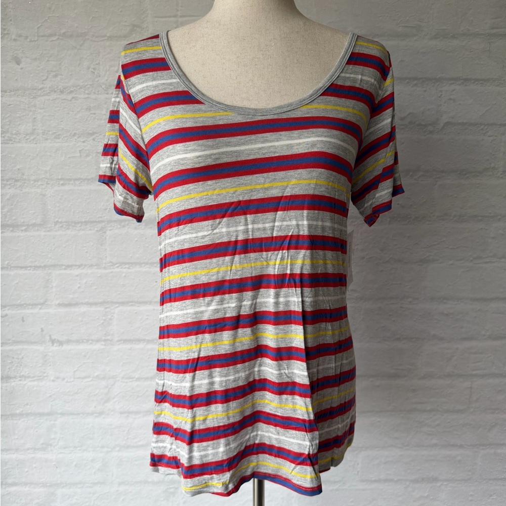 ✨NWT✨ LuLaRoe Striped Classic Tee Small